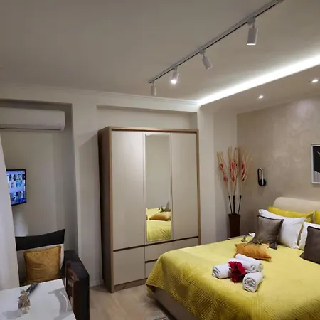 Myslym Shyri Cozy Lovely Orange * Тирана