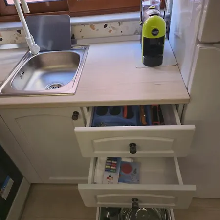 Myslym Shyri Cozy Lovely Orange Тирана